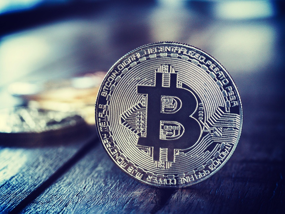 黄金再飙新高！数据：比特币通常在100~150天内跟进拉涨
