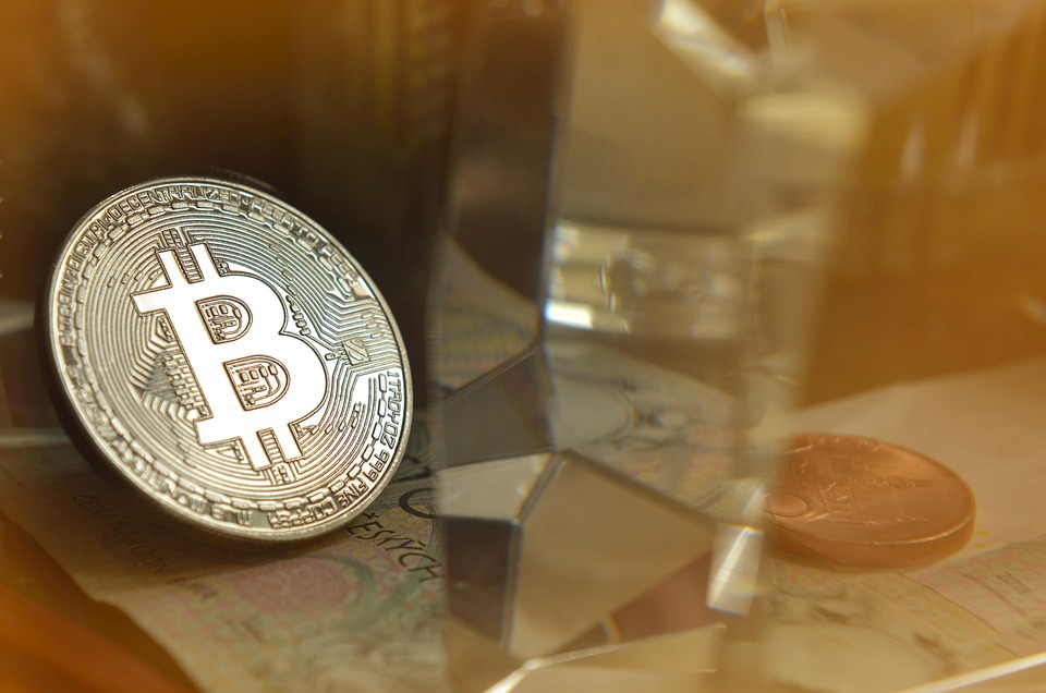 余弦：Hyperliquid上50倍杠杆巨鲸再以452万USDC做多ETH！爆仓价1391美元